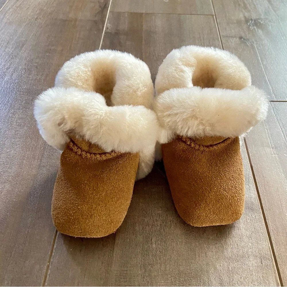 UGG Baby Lassen Ankle Boot in Chestnut